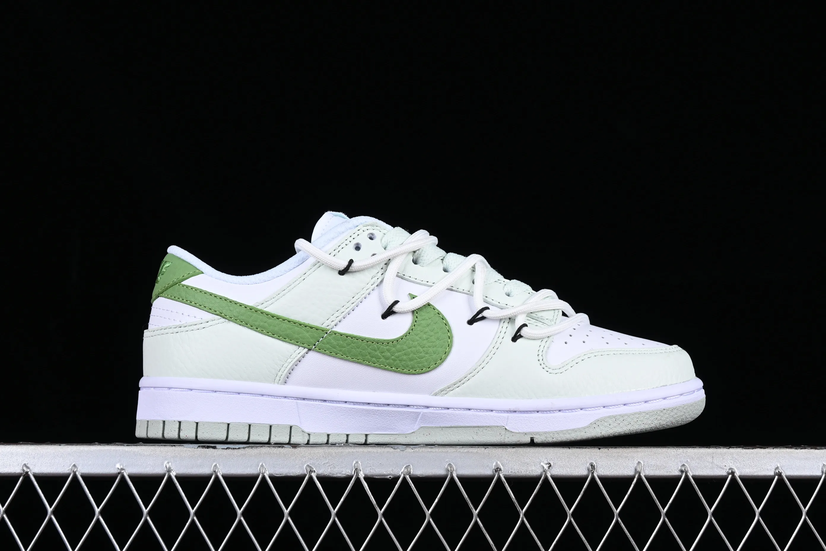 All categories Nk SB Dunk series Nk SB Dunk Low low-top sneakers Nk Dunk Low "White Mint" light green strap deconstruction SB smashed backboard fashion casual sneakers DN1431-102